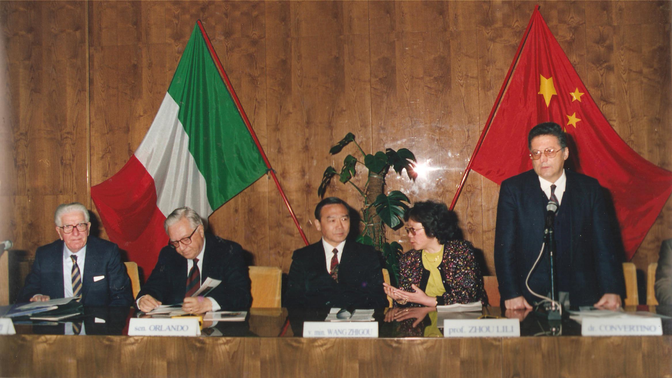 Vice Ministro China Bari403